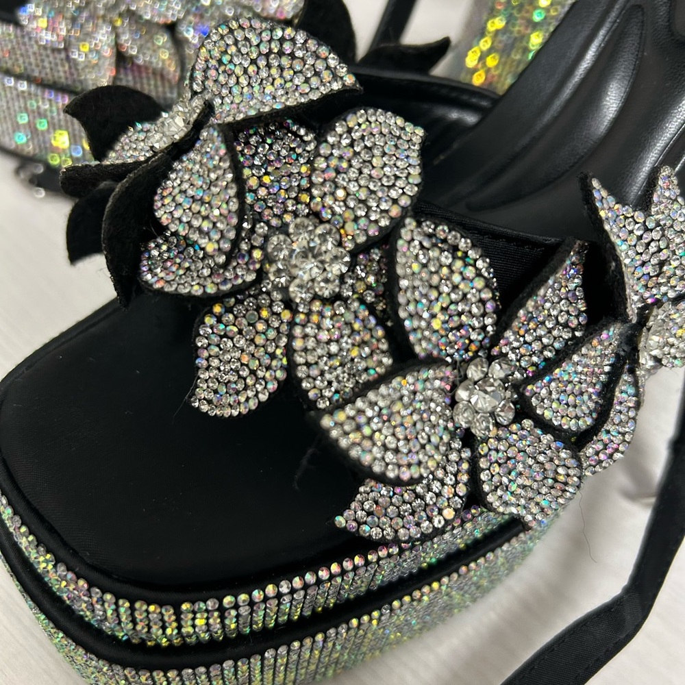 Azalea Wang Teille Embellished Flower Crystal Platform Heels NWOB - Picture 11 of 12